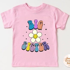 Große Schwester Kleinkind Shirt, Boho Blumen Kinder Schwangerschaft Ankündigung Shirt, Sibling natürliche Kleinkind T-Shirt, Groovy glückliches Gesicht Daisy, Big Sis zu sein