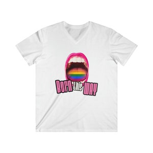 Born this way - Herren T-Shirt mit V-Ausschnitt und kurzen Ärmeln