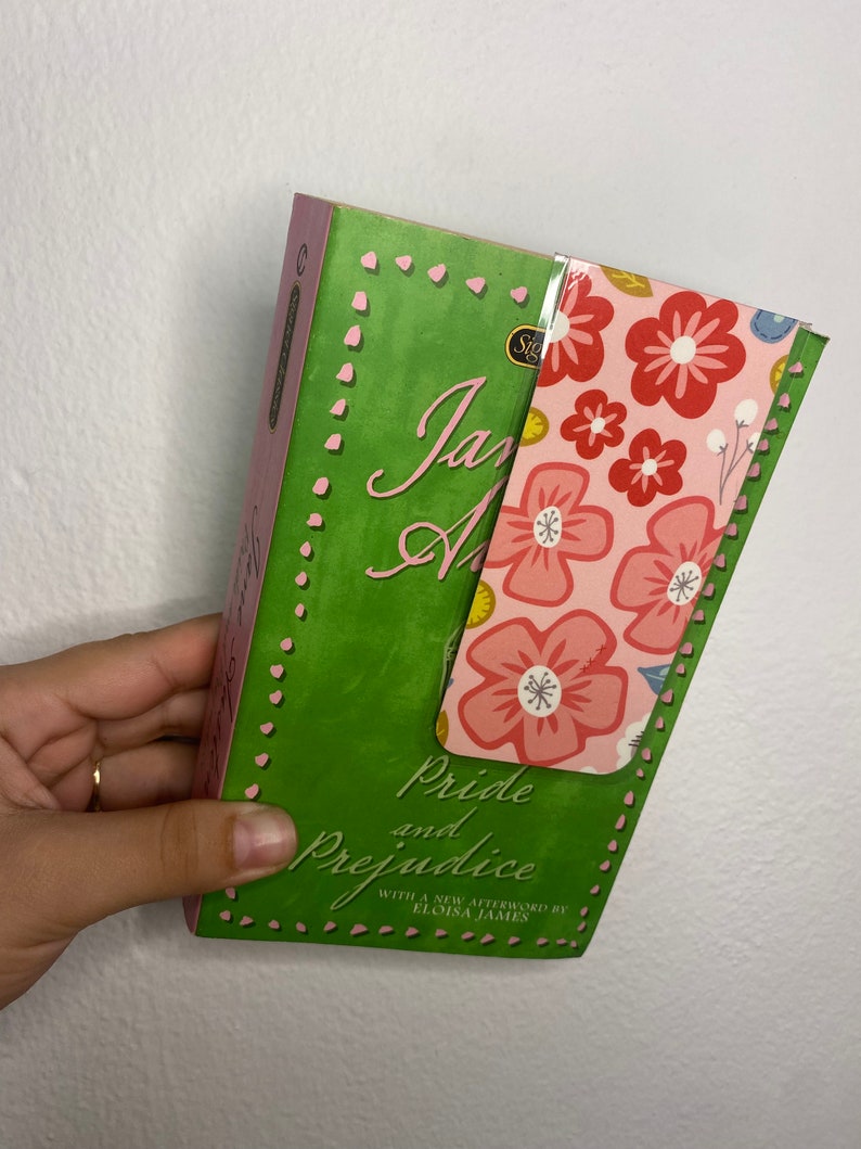 Bookmarks Printed Flower Design. Bookmarks for Girls