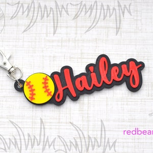 Softball Taschenanhänger, Softball Namensschild, Softball Rucksackanhänger, Softball Schlüsselanhänger, Softball Team Geschenk, Softball Trainer Geschenk