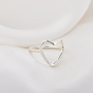 Hollow heart ring top