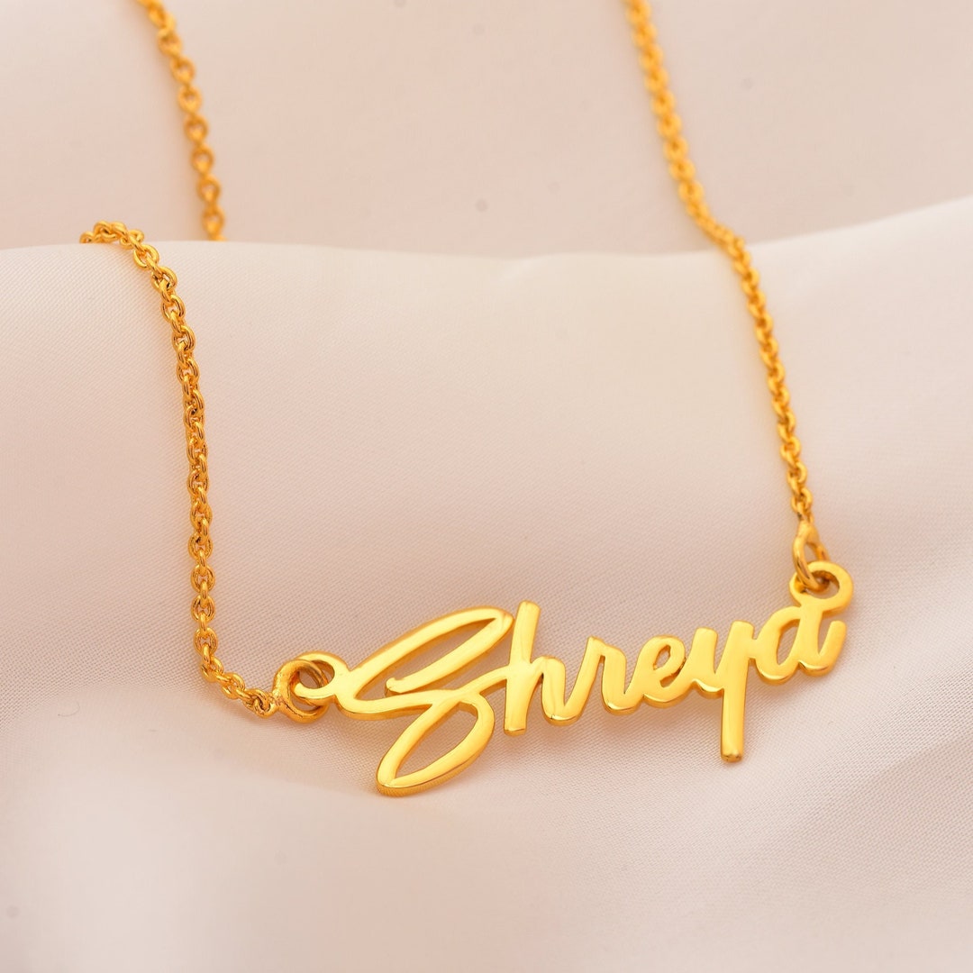 Personalized Gold Name Necklace: Minimalist Custom Jewelry