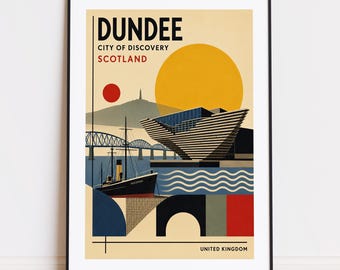 Könnte beinhalten: Ein gerahmtes Reiseplakat von Dundee, Schottland, mit dem Schiff RRS Discovery, dem V&A Museum und der Tay-Eisenbahnbrücke. Das Grafikdesign umfasst eine große gelbe Sonne, einen roten Kreis und den Text Dundee City of Discovery Scotland.