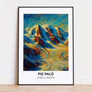 Pode incluir: Uma impressão artística emoldurada de uma paisagem montanhosa. A obra apresenta uma pintura abstrata vibrante de uma cordilheira coberta de neve com tons de azul, laranja e amarelo. O texto "PIZ PALÜ" e as medidas estão na parte inferior.