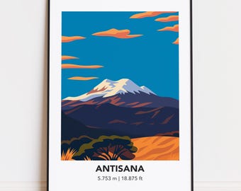 Puede incluir: Una impresión artística enmarcada que presenta una ilustración estilizada del volcán Antisana bajo un cielo azul con nubes naranjas. La montaña está representada con picos nevados y laderas de color marrón oscuro. El texto "ANTISANA" y la altitud, 5.753 m, están en la parte inferior.