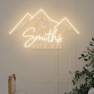 Placa de neon personalizada para casamento com tema de montanha, placa de casamento com nomes de casais, placa de casamento com nome de montanha, placa de presente para nossa aventura, placa de presente para casamento