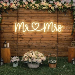 Placa de néon Sr. e Sra., Placa de Sr. e Sra., Placa de néon com iniciais de casamento personalizadas, Cenário de casamento, Decoração para festa de casamento, Placa de casamento, Presentes de noivado