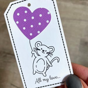 12 étiquettes hérisson faites main personnalisées avec ballon coeur.