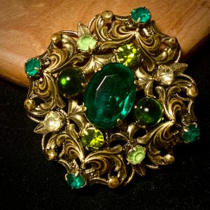 Vintage rare unsigned West Germany/Czech filigree green glass cabochon brooch