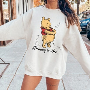 Mommy To Bee Sweatshirt,Disney Pooh Mommy Sweatshirt, Pregnancy Reveal Sweatshirt,Custom Mom Shirt, Mama Shirt,New Mom Gift, New Mama Shirt