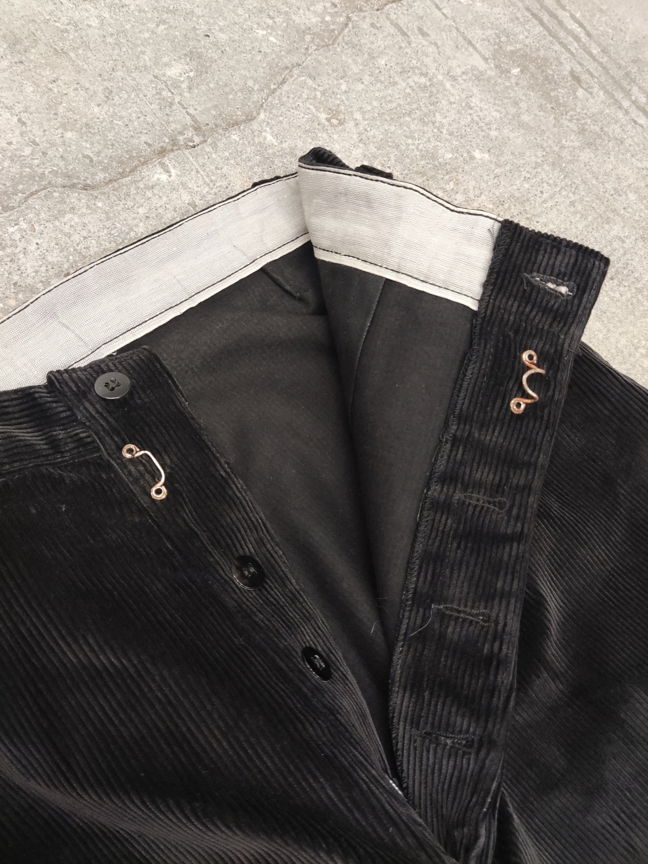 Pantalon Le Cable 1940's Deadstock Velours Côtelé Noir Pantalon Le Cable 1940's Deadstock Velours Côtelé Noir