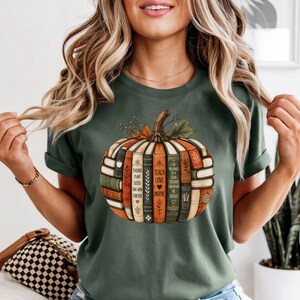 Pumpkin Stack of Books T-shirt, Literary Fall Pumpkin Tee, teacher fall pumpkin shirt, teacher gift