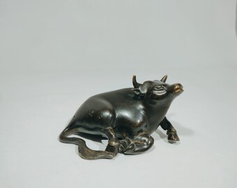 18th Century Bronze Water Buffalo / China Qing Dynasty / Paperweight Statue Sculpture / Free Shipping