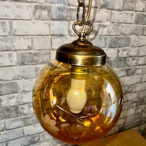 Lámpara colgante vintage de cristal grabado imagen 1