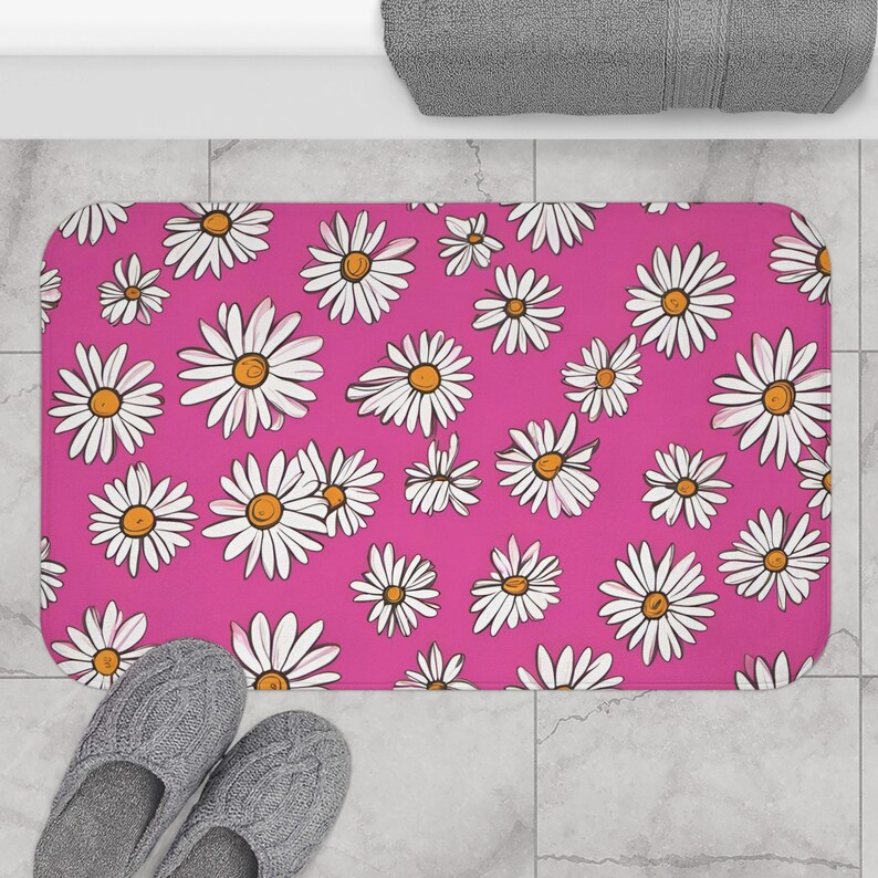 Crazy Daisies 70's Theme Antislip Microfiber Pink and White Bath Mat