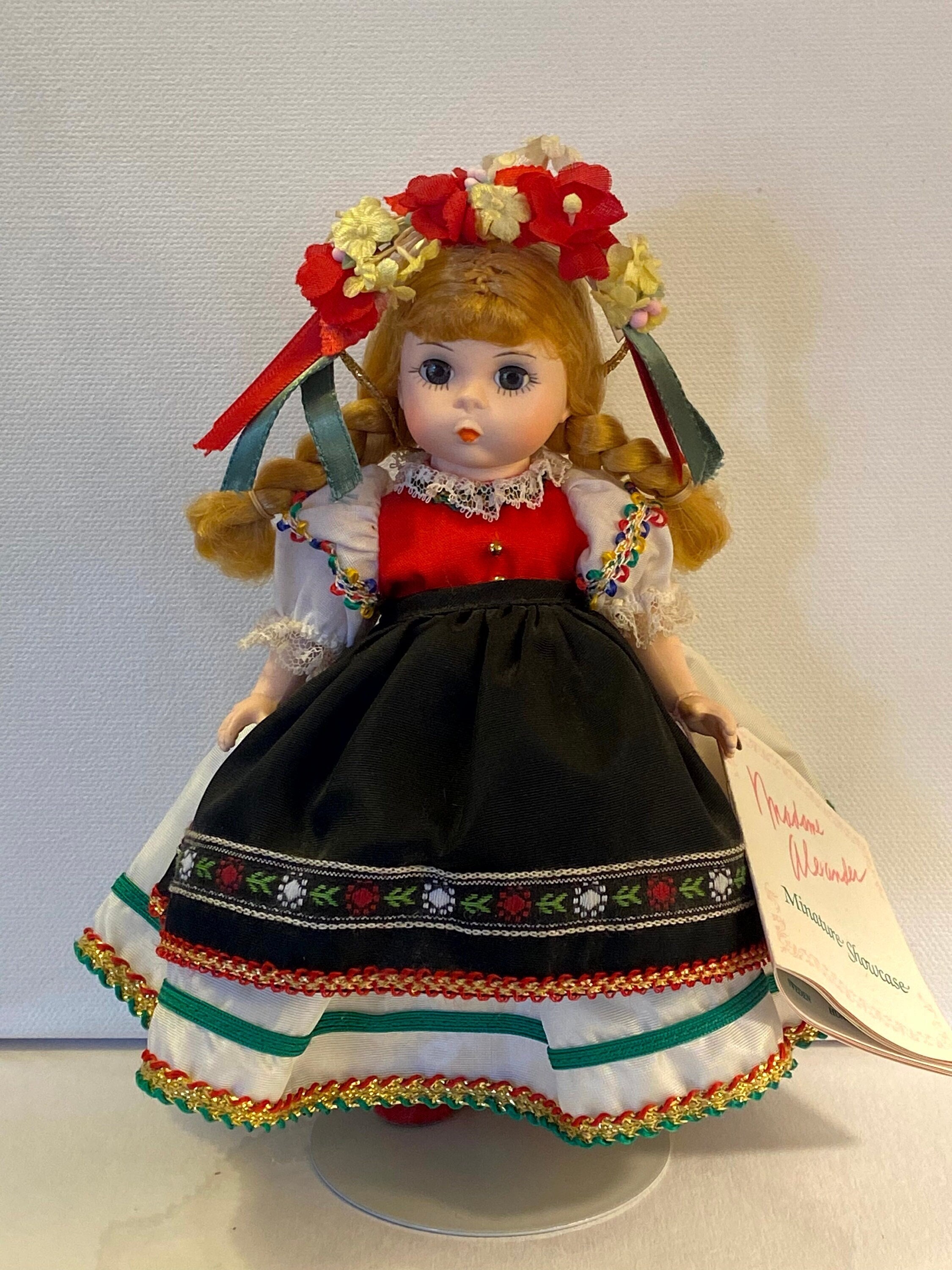 POLAND GIRL With ORIGINAL Box/tag/stand Madame Alexander Doll (580