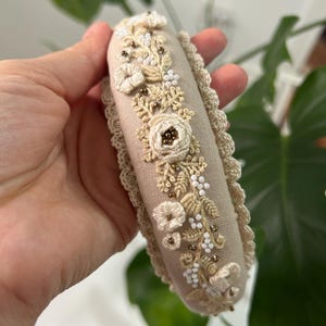 Hand Embroidered Lace Headband: Vintage Style Wedding Hair Accessory