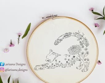 Blommig broderimönster för katt: Silhuettdesign (PDF)