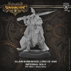 Może przedstawiać: Szara miniaturowa figurka Alaina Runewooda, Lorda of Ash, z Warmachine. Figurka jest szczegółowym modelem postaci trzymającej duży miecz i laskę. Podstawa ma 30 mm. Widoczny jest tekst "PRIVATEERPRESS.COM".