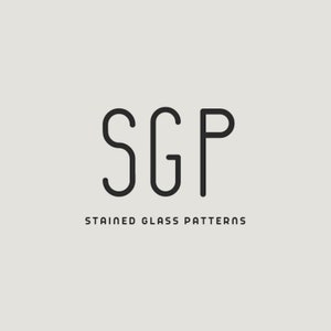 K&ouml;nnte beinhalten: Ein Logo f&uuml;r ein Unternehmen namens "SGP", das f&uuml;r "Stained Glass Patterns" steht.