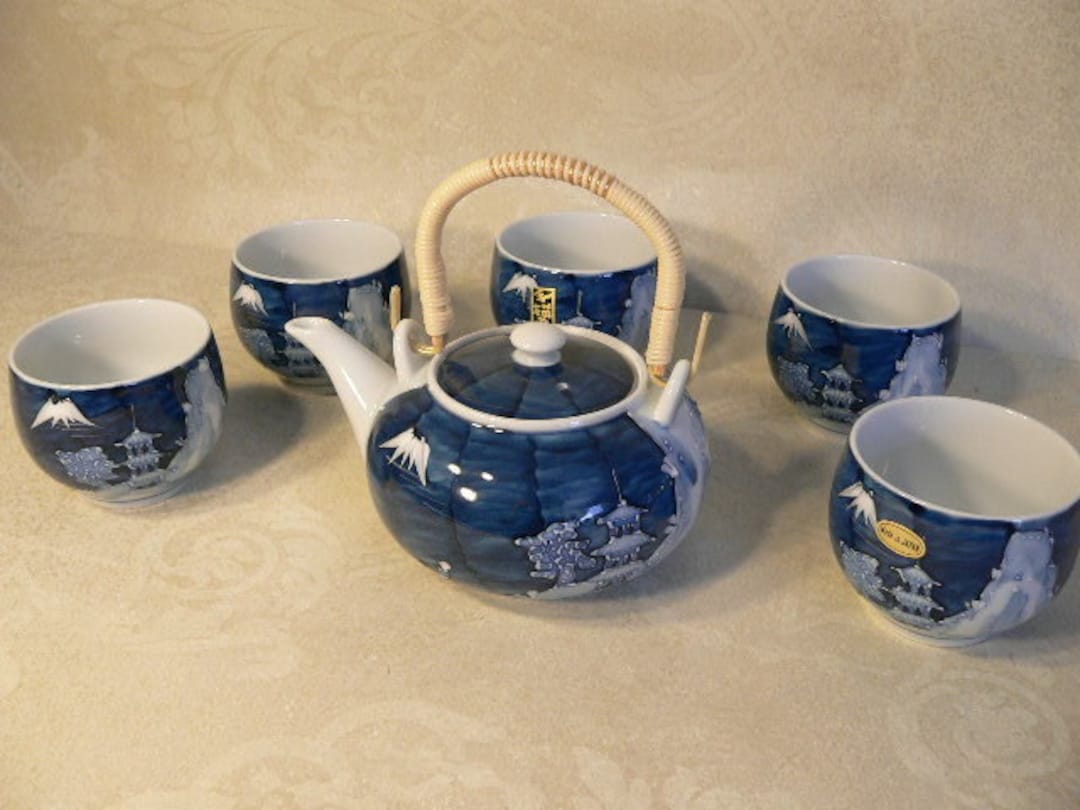 Gosutake Porcelain Japanese Tea Set Mt. Fuji Motif Tea Cups Gifts Home
