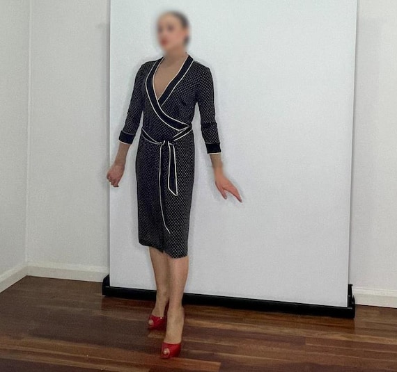 Jaeger 100% Silk Wrap Dress Career Dress Silk Knit Designer Dress Kate  Middleton Style Polka Dot Spotted Midi Dress English Designer - Etsy