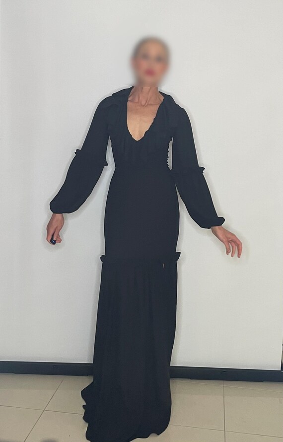 Opera evening dress hotsell