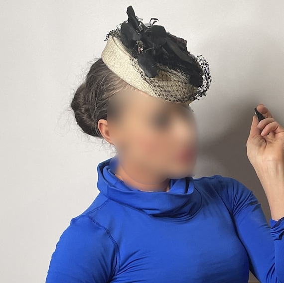 1950s Black Rose White Straw Pill Box Hat Derby Races  display picture 3
