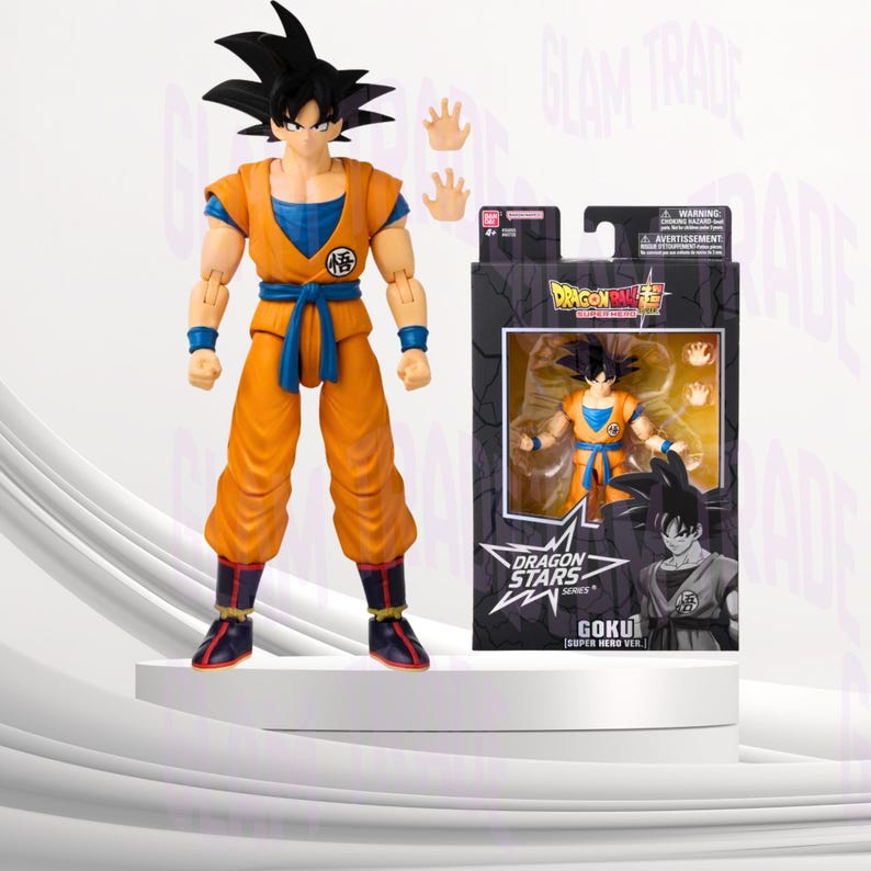 Może przedstawiać: Pomarańczowo-niebieska figurka Goku z serii Dragon Ball Super, na białej platformie. Figurka ma czarne włosy i dwa zestawy wymiennych dłoni. Widoczne opakowanie z logo Dragon Stars i imieniem postaci.