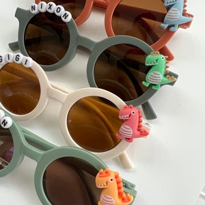 Dinosaurier Kleinkind Sonnenbrille, personalisierte Name Sonnenbrille Premium UV400 Schutz, Kleinkinder Kinder Geburtstagsgeschenk, Jungen Sonnenbrille