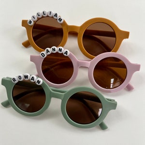 Kleinkind personalisierte Sonnenbrille | Name Sonnenbrille | UV-Schutz | Kinder Geburtstag Geschenk | Ostern Korbfüller