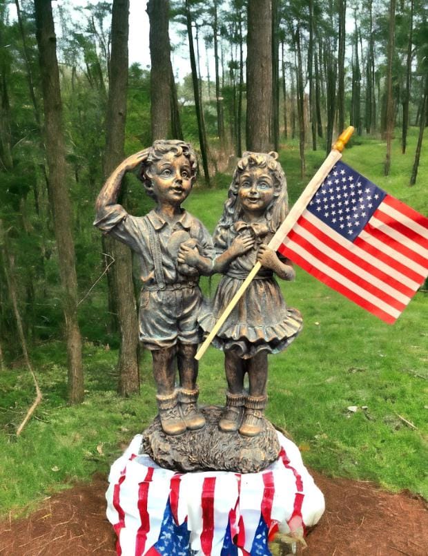 Patriotic Siblings Statue – Polyresin American Flag Garden Decor