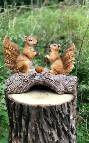 Squirrels family Solar Squirrel Light – Outdoor Garden Decor, Flickering LED Woodland Statue Home gift