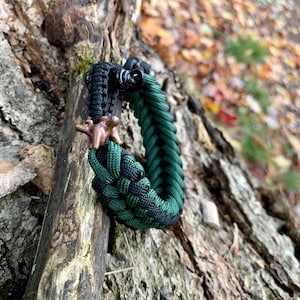 Paracord Stitched Bracelet with Bronze Vertebrae Bead-Shackle/loop Closure-Men&#39;s Bracelet-Bracelet Gift Idea-Premium Hand Made Custom 550