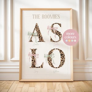 Luipaardprint strik aangepaste slaapzaal deur bord gepersonaliseerde kamergenoot naam eerste poster trendy college appartement cadeau voor meisjes kamerinrichting girly