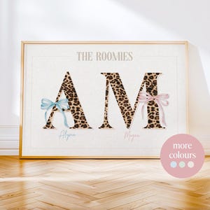 Leuke aangepaste paar naam kunst gepersonaliseerde kamergenoot eerste luipaard print boog kunst aan de muur kunst slaapzaal decor vriendschap cadeau college meisjes appartement