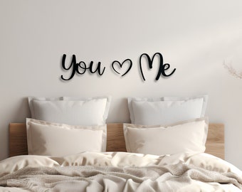 Schriftzug aus Holz - You & Me - Schlafzimmer Deko - Wohnzimmer Deko - Dekoration - Wandtattoo - 3D - Schriftzug über Bett