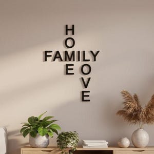 Schriftzug aus Holz - Home Family Love – dekorative Wanddeko für Wohnzimmer & Flur