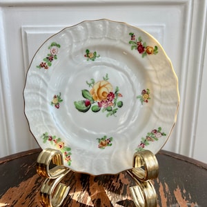Plato de postre antiguo de la famosa fábrica de porcelana de Herend (Hungría). Diámetro 15 cm.