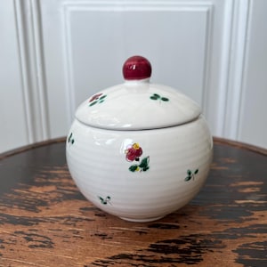Gmundner Keramik Austria/Gmunden Pottery Austria. Vintage sugar/sweets/ honey   bowl. Scattered flowers line.