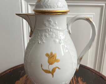 Cafetera Meissen. Nueva forma de Marsella. Pintado a mano. Cafetera antigua.