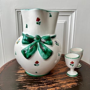Gmundner Keramik Austria/Gmunden Pottery Austria. Vintage ceramic jug and two egg cups.. Scattered flowers motive.