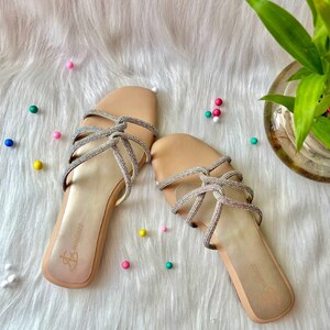 Beautiful #oatmillk knoted flat sandal,trendy colour of SS23, mood boosting Flat sandal with semi square toe.
