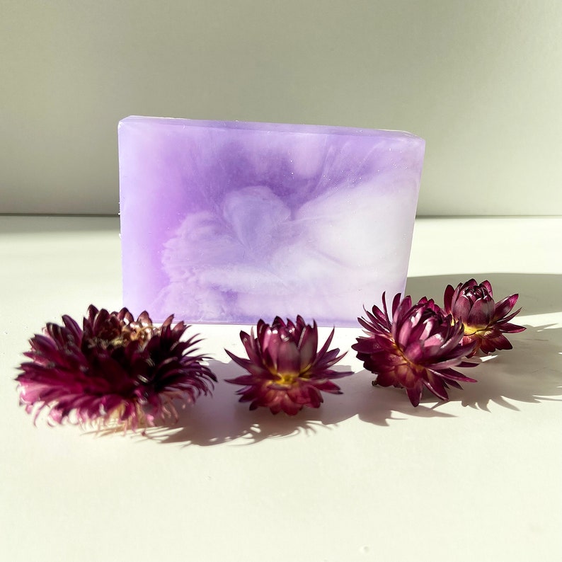 Lavender soap favors, lavender soap bar, lavender soaps, floral soap, vegan soap bar, organic soap bar, Homemade soap, glycerin soap, essential oil soap.