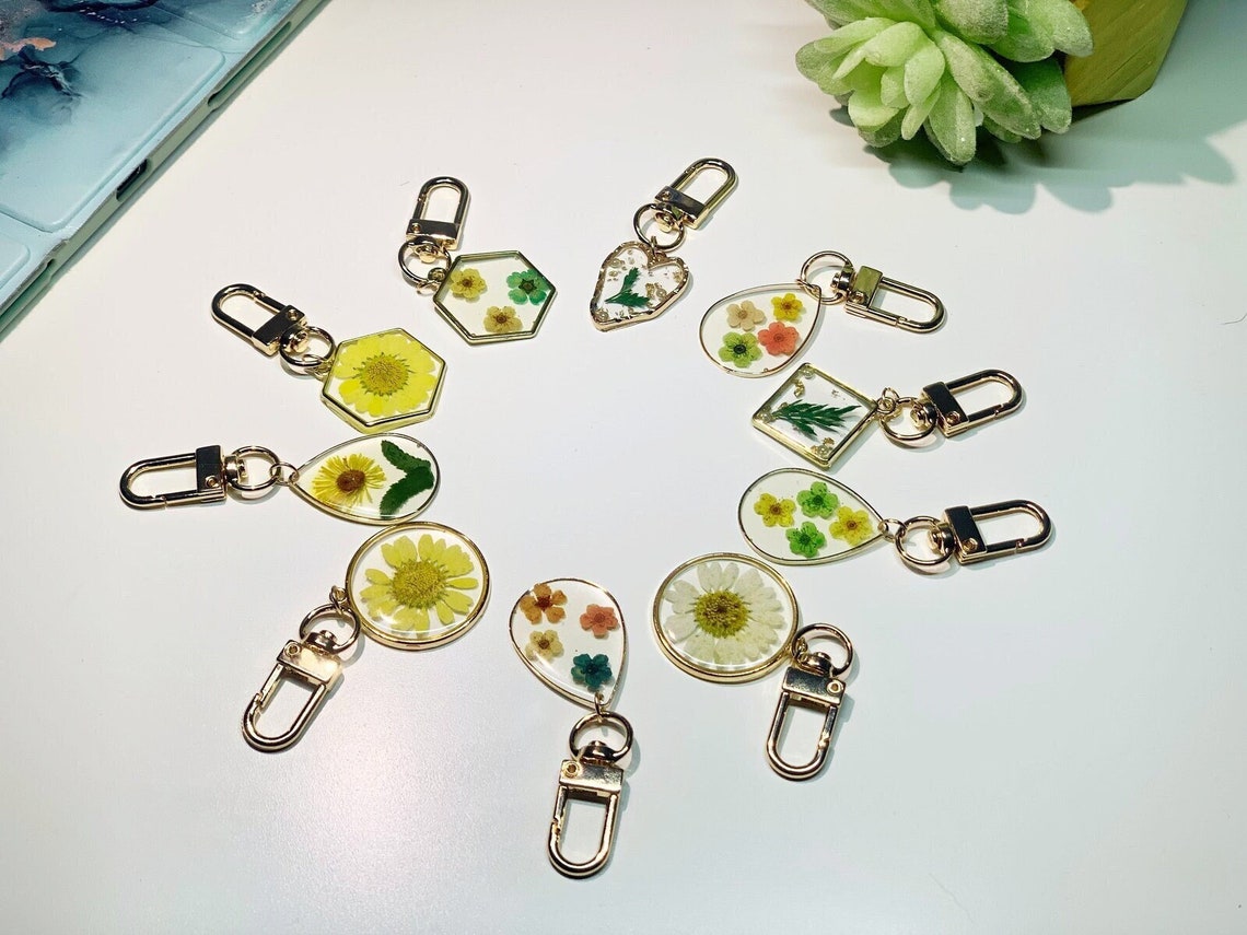 Pressed Powder On Key Chain Pressed Flower Keychain | Keychain Charm for Women | Floral Resin ...