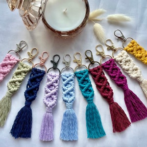 Macrame keychain / pendant