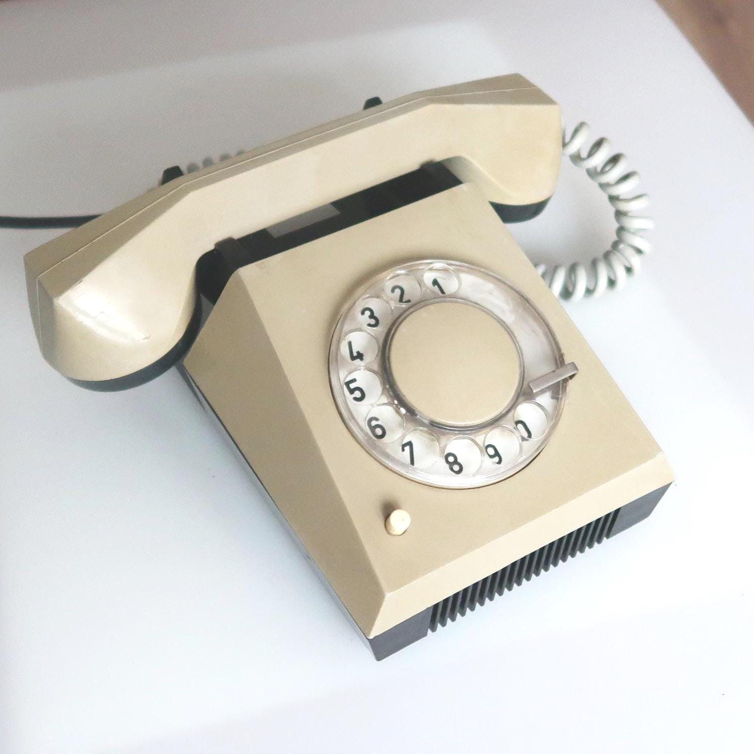 Ancien Téléphone En Tôle Lithographiée - Jouet Vintage Collection