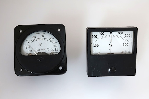 レトロAMMETER Soviet Vintage Ammeter and Voltmeter, Small Retro Electric