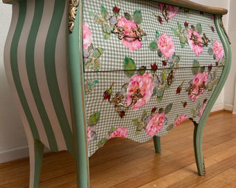 Vintage Kommode | Rokokko &quot;Magekommoden&quot; | Scandinavian Vintage | Rose Fabric | Brass Details | Mint Green | Handmade | KiyanStudio