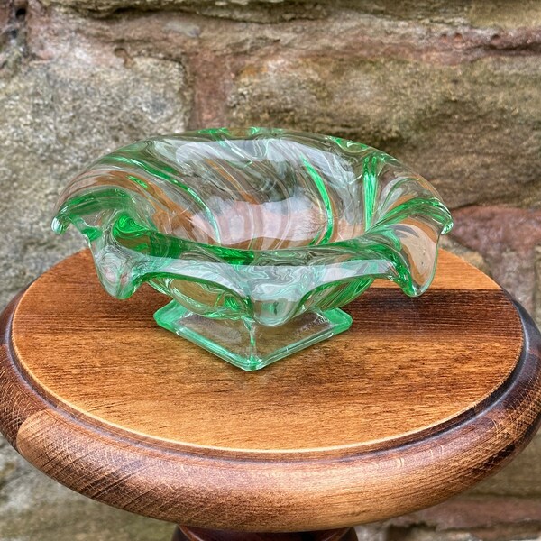 Beautiful Vintage Bagley Art Deco Green Glass "EQUINOX" cat no 3061 Posey Bowl c1930's. Collectable Glass.